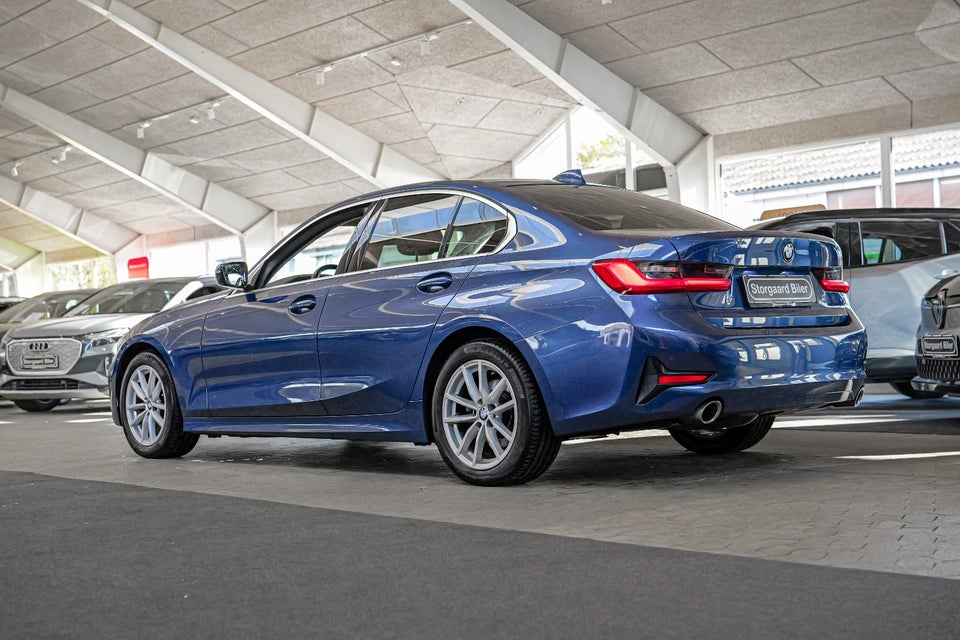 BMW 320d 2,0 Connected aut. 4d