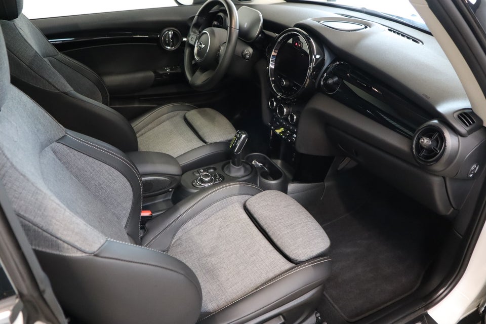 MINI Cooper SE Edition Premium Plus 3d