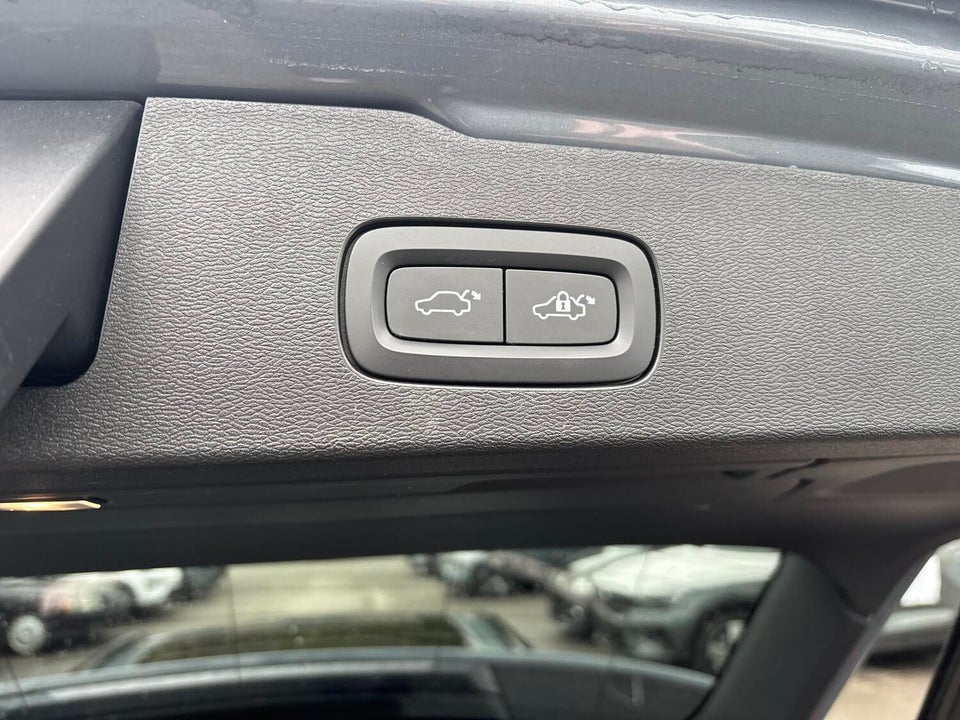 Volvo V60 2,0 T6 ReCharge Ultimate Dark aut. AWD 5d