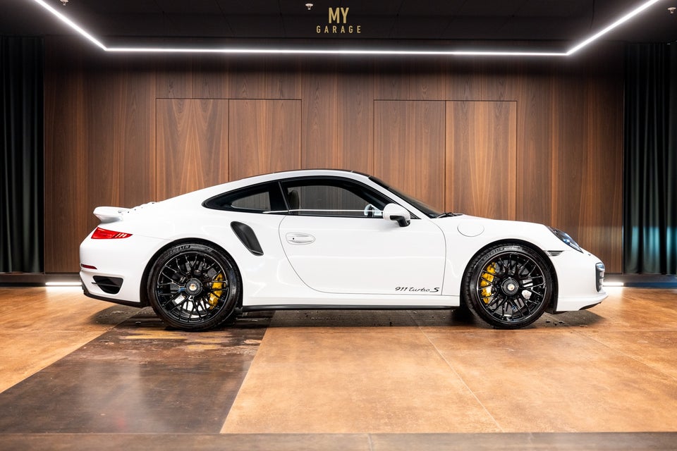 Porsche 911 Turbo S 3,8 Coupé PDK 2d