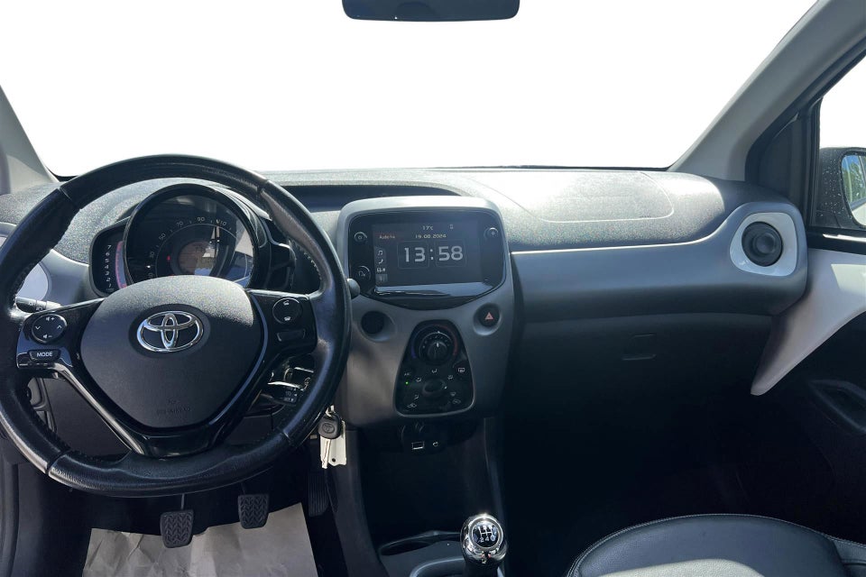 Toyota Aygo 1,0 VVT-i x-cellence 5d