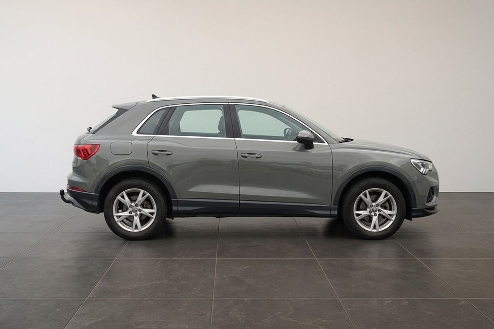 Audi Q3 45 TFSi e Attitude plus S-tr. 5d