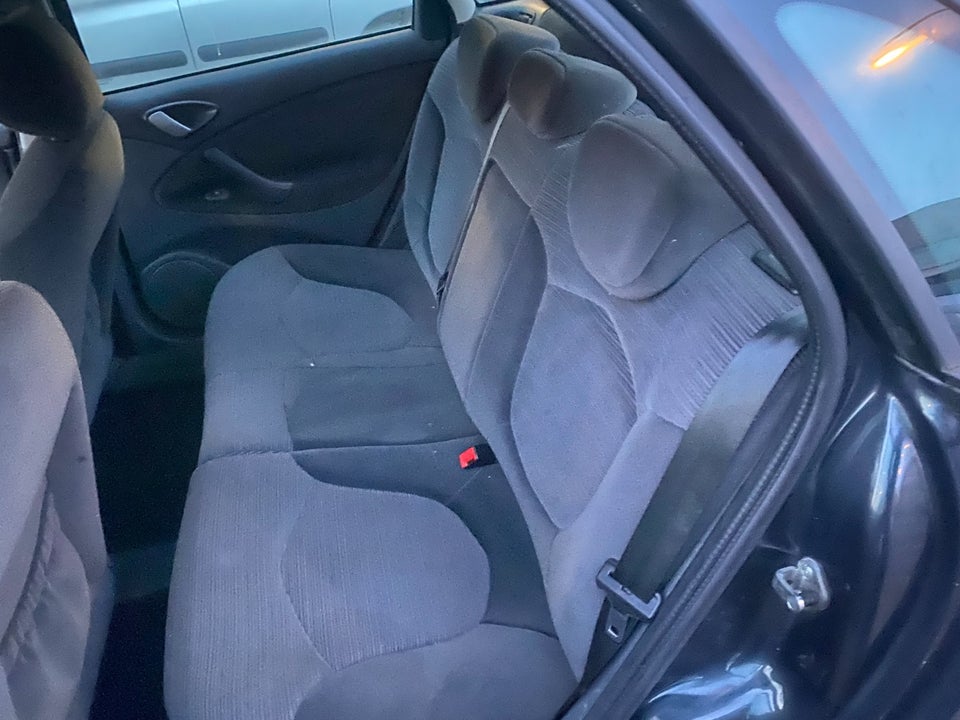 Citroën C5 2,0i 16V Elegance 5d