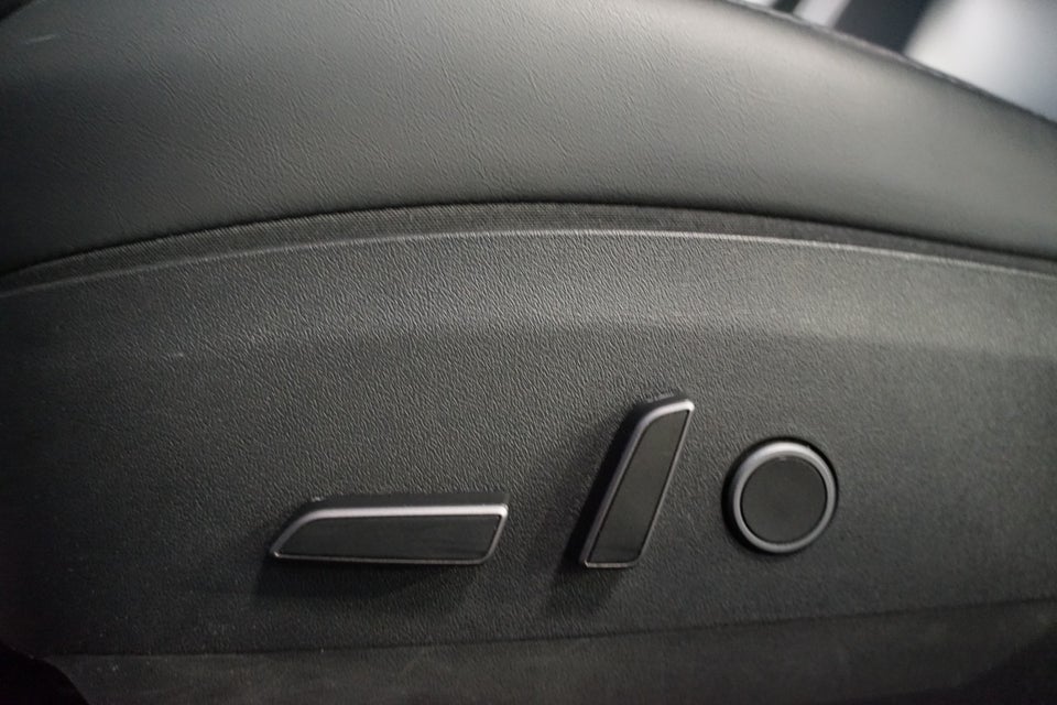 Tesla Model 3 Long Range AWD 4d