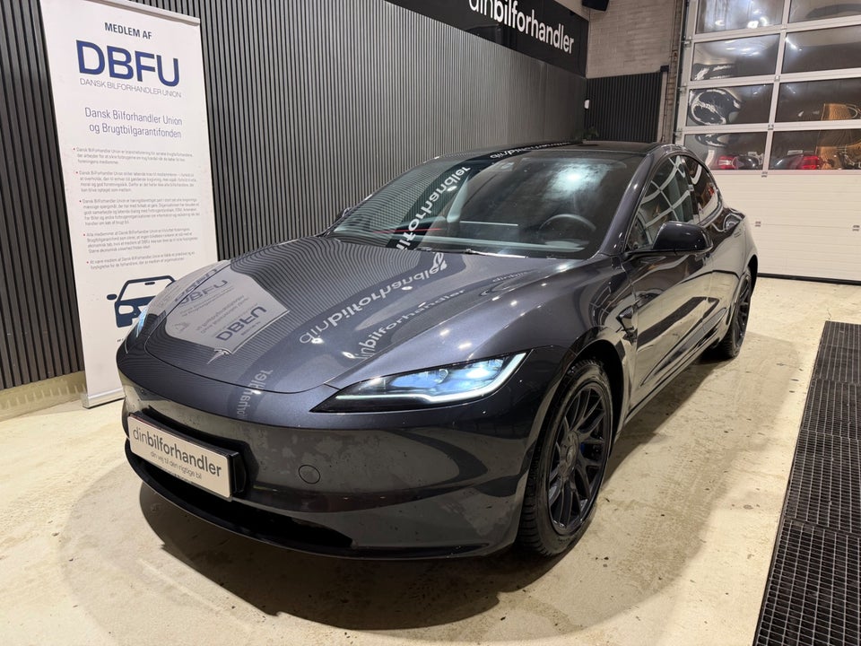 Tesla Model 3 Long Range AWD 4d