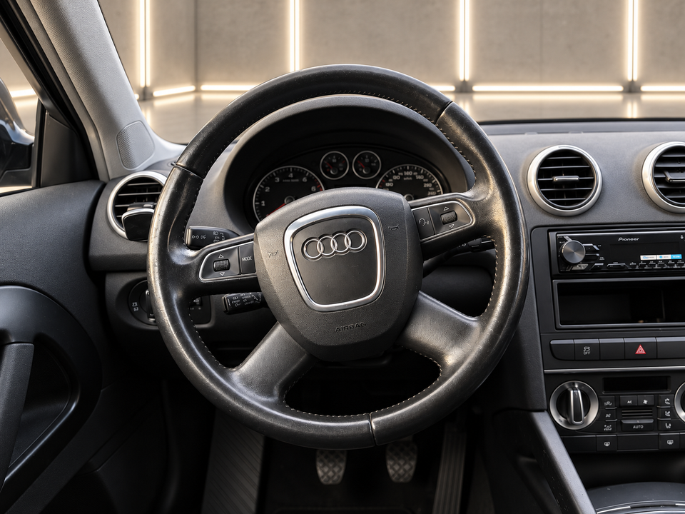 Audi A3 1,6 Ambition 3d