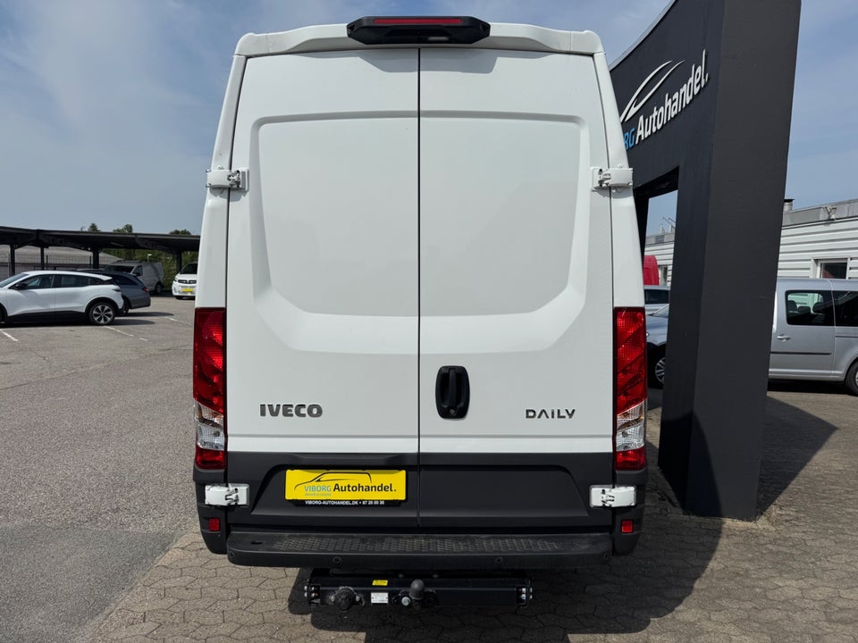 Iveco Daily 3,0 35S18 16m³ Van AG8
