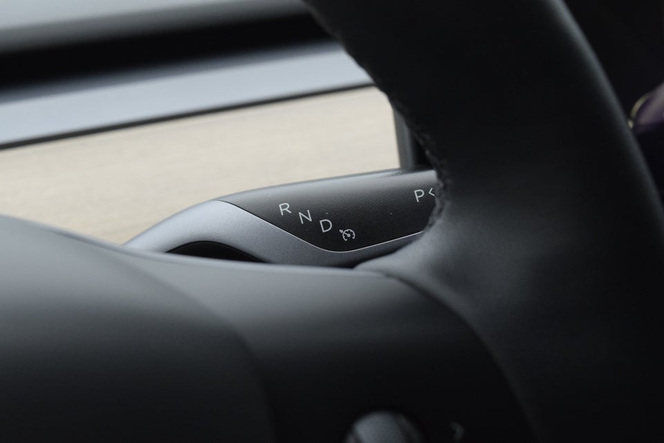 Tesla Model Y RWD 5d