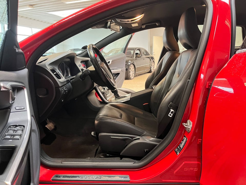 Volvo V60 2,0 D4 190 Summum aut. 5d