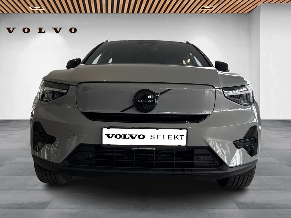 Volvo EX40 Extended Range Black Edition 5d