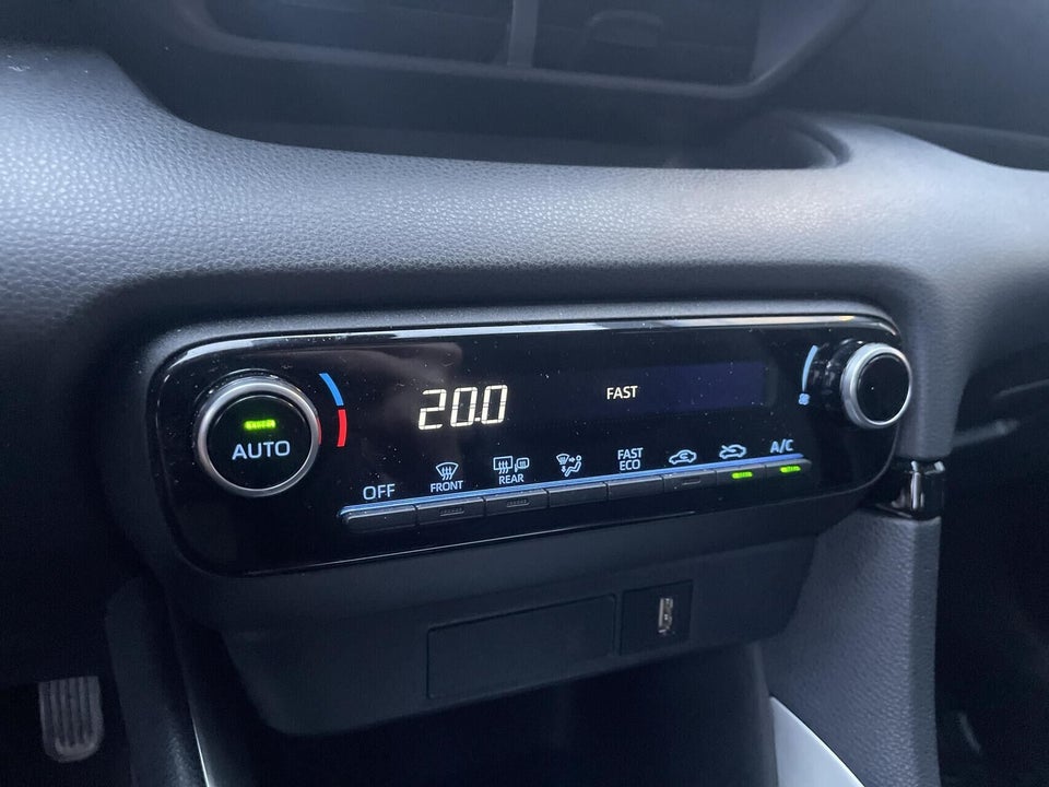 Toyota Yaris 1,5 Hybrid Essential Comfort e-CVT 5d