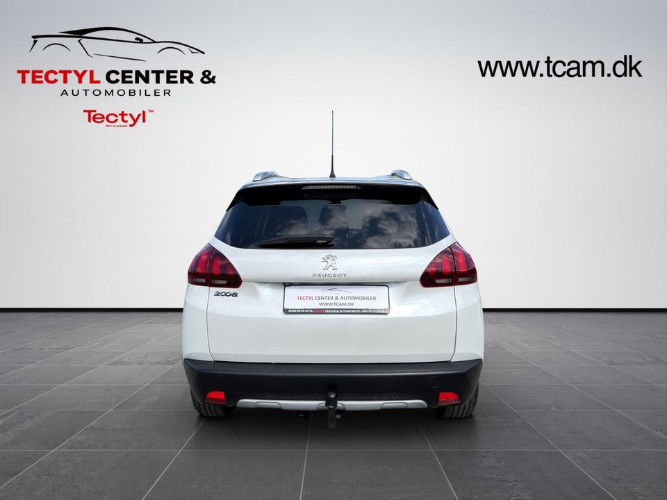 Peugeot 2008 1,2 e-THP 110 Allure Sky 5d