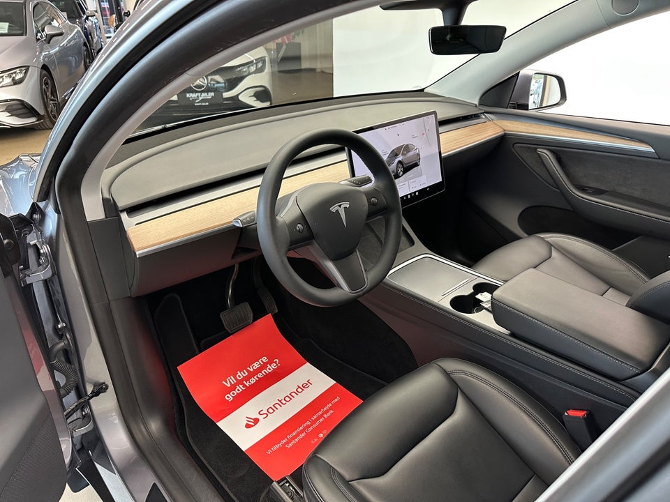 Tesla Model Y Long Range AWD 5d