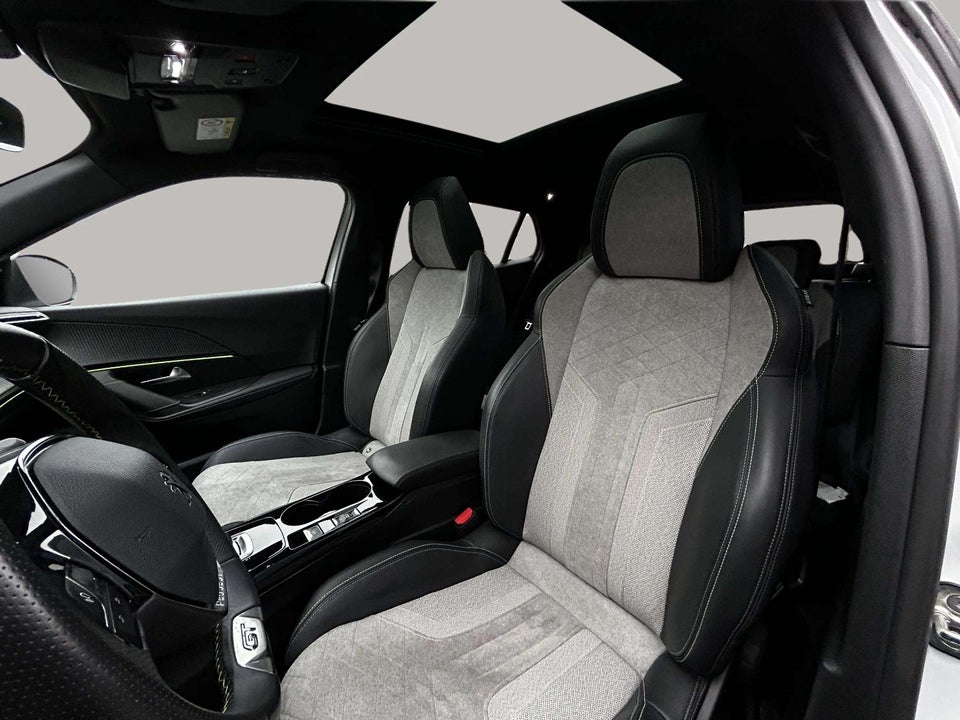 Peugeot e-2008 50 GT Sky 5d