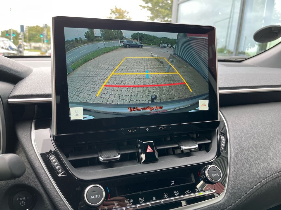 Toyota Corolla Cross 1,8 Hybrid Style Comfort CVT 5d