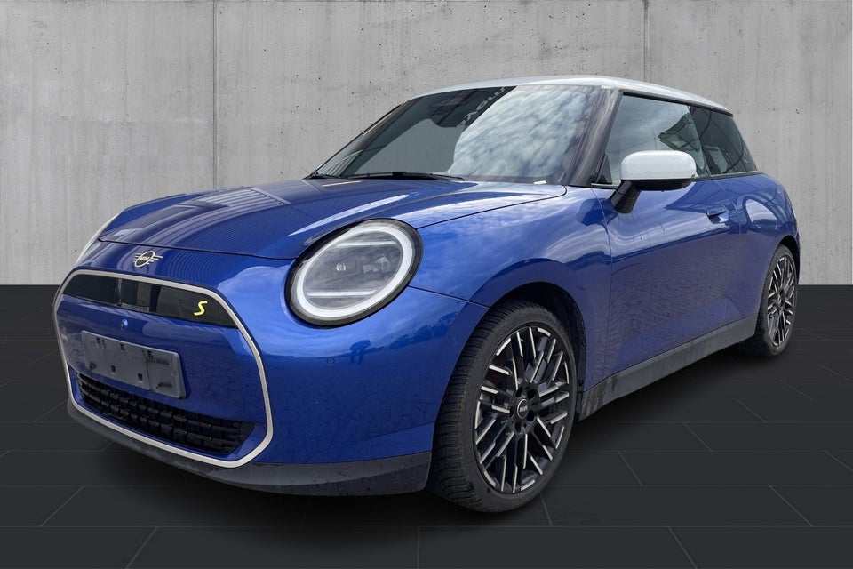 MINI Cooper SE Favoured Trim XL 3d
