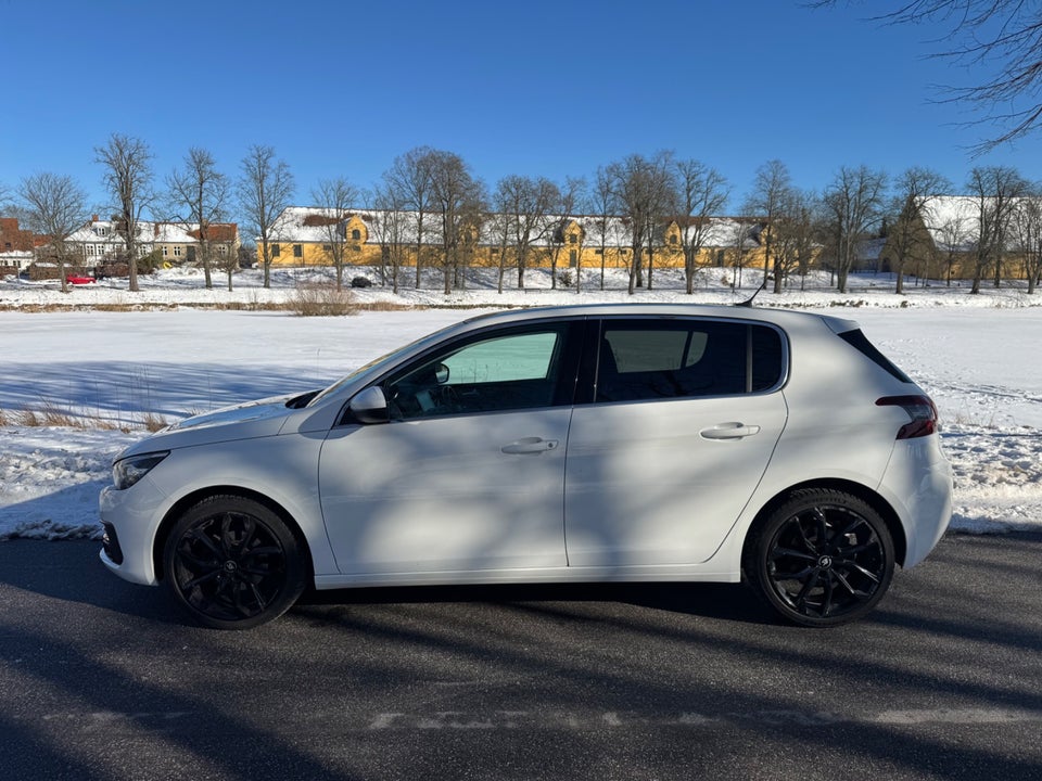 Peugeot 308 1,2 PureTech 130 Prestige EAT8 5d