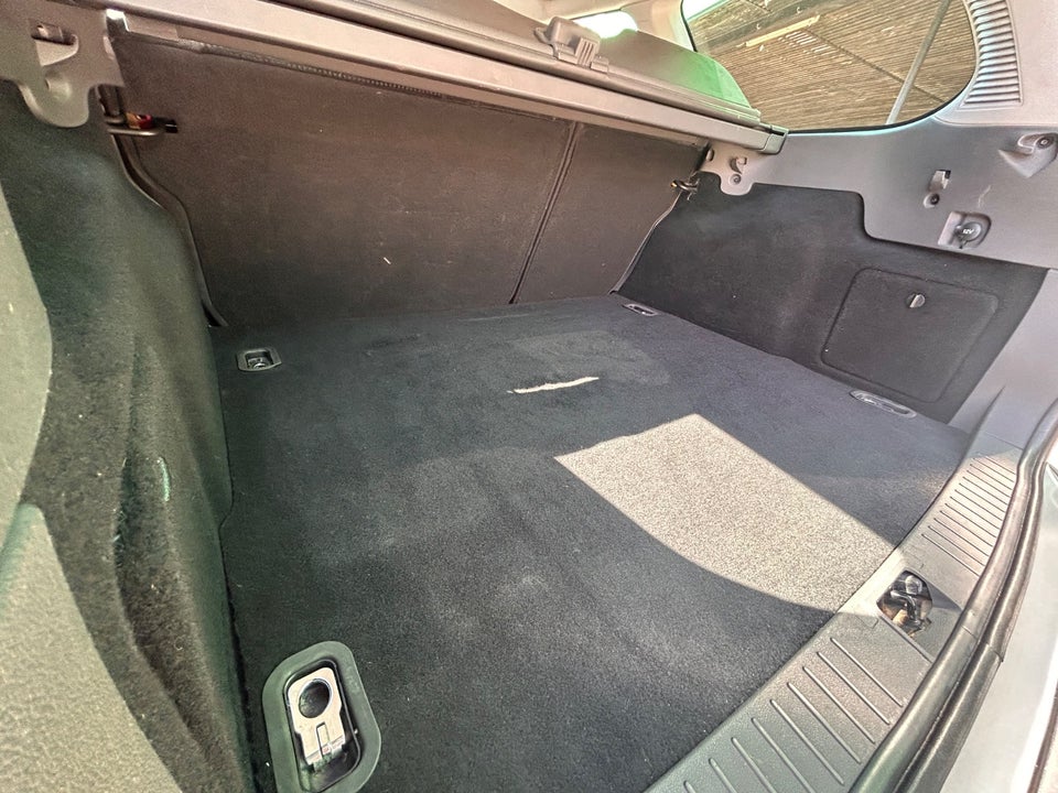 Ford Focus 1,6 Trend 100 5d