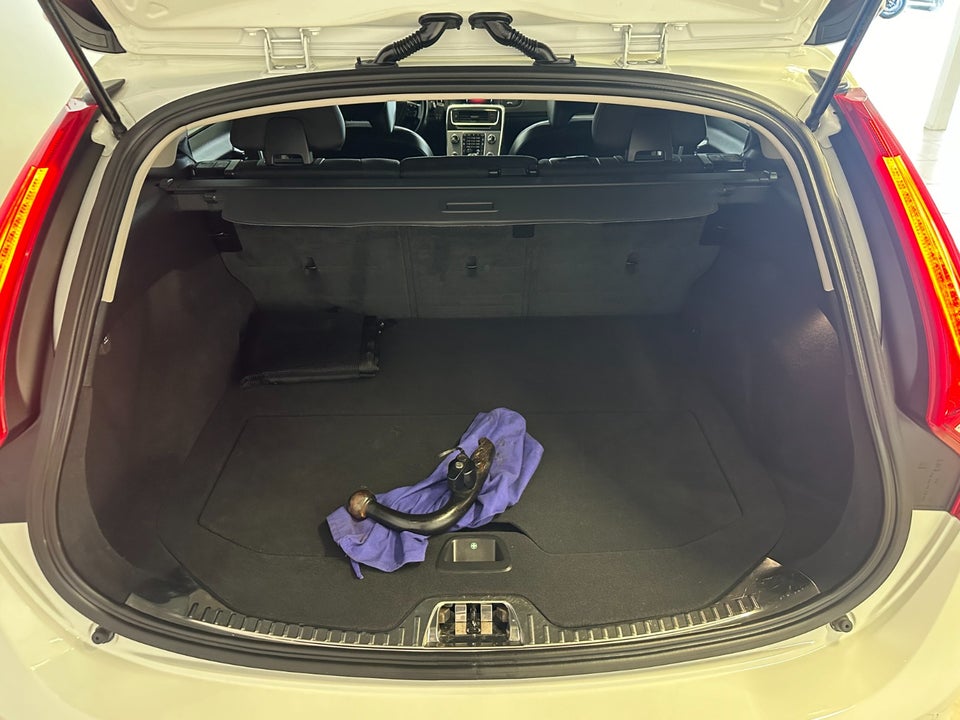 Volvo V60 2,0 D3 150 Momentum 5d