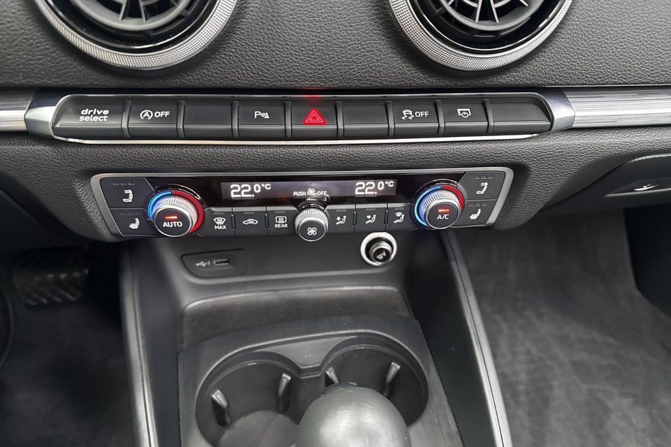 Audi A3 40 TFSi Sport Limited plus Cabriolet quattro S-tr. 2d