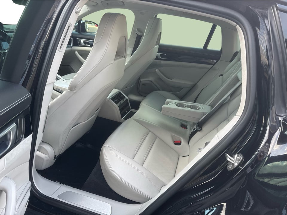 Porsche Panamera 4 2,9 E-Hybrid Sport Turismo PDK 5d