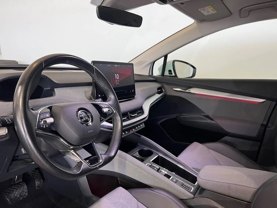 Skoda Enyaq 80 iV Plus Loft 5d