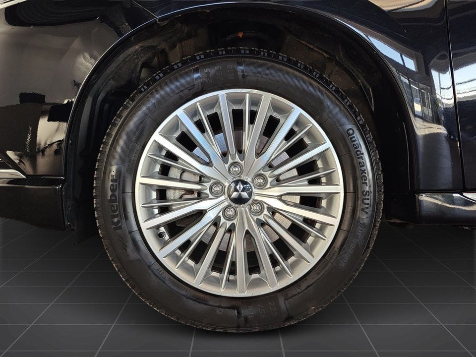 Mitsubishi Outlander 2,4 PHEV Limited CVT 4WD 5d