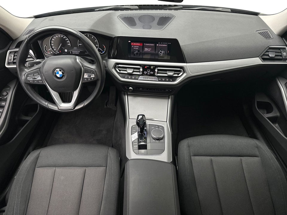 BMW 320i 2,0 Connected aut. 4d