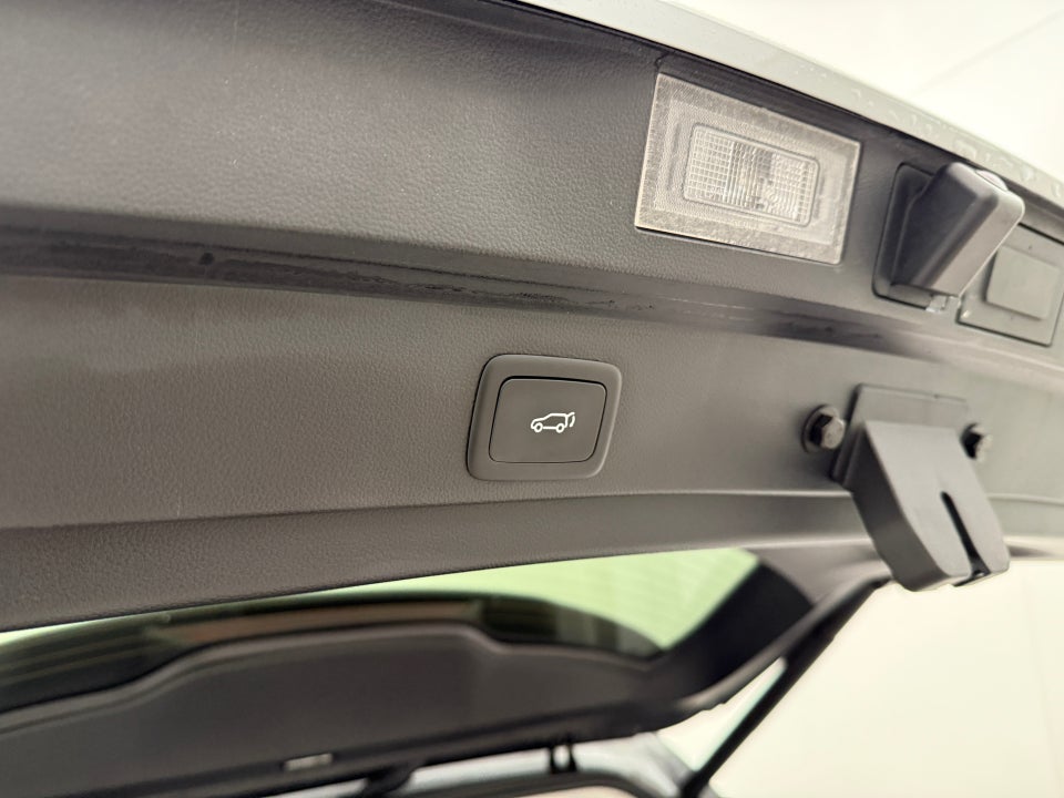 MG Marvel R Luxury 5d