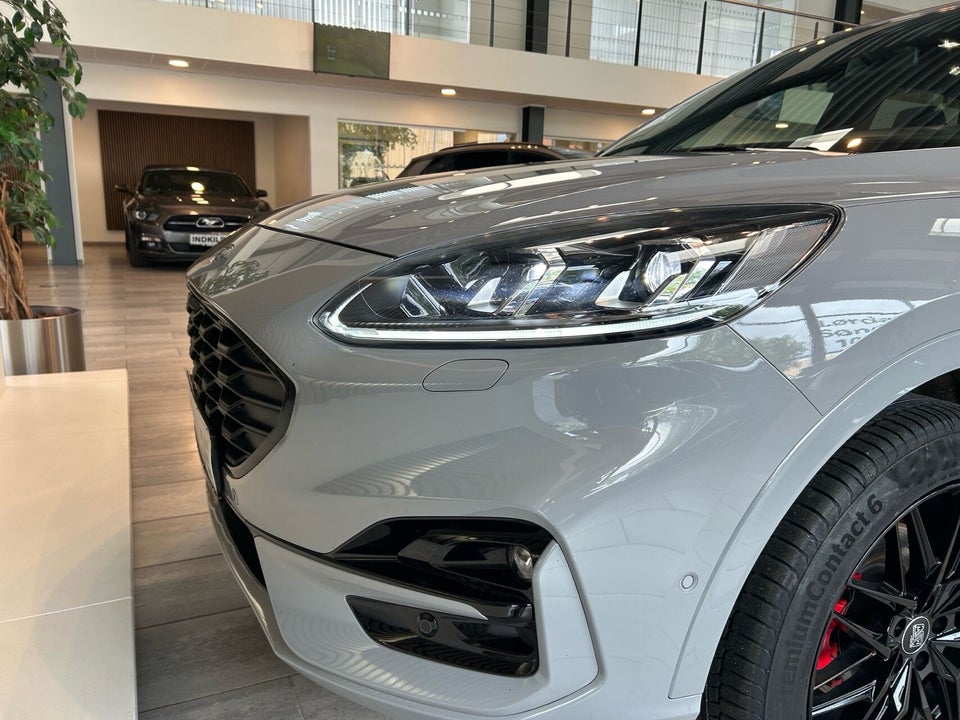 Ford Kuga 2,5 PHEV Graphite Tech CVT 5d