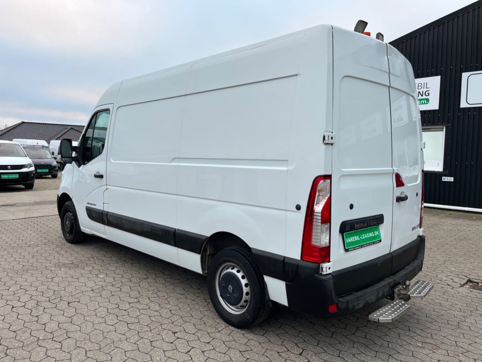 Renault Master III T33 2,3 dCi 135 L2H2 Kassevogn