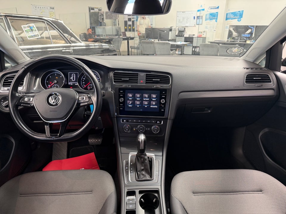VW Golf VII 2,0 TDi 150 Comfortline Connect Variant DSG 5d