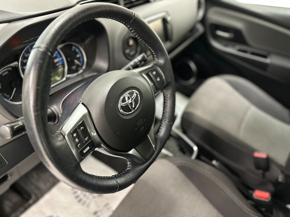 Toyota Yaris 1,5 Hybrid H1 e-CVT 5d