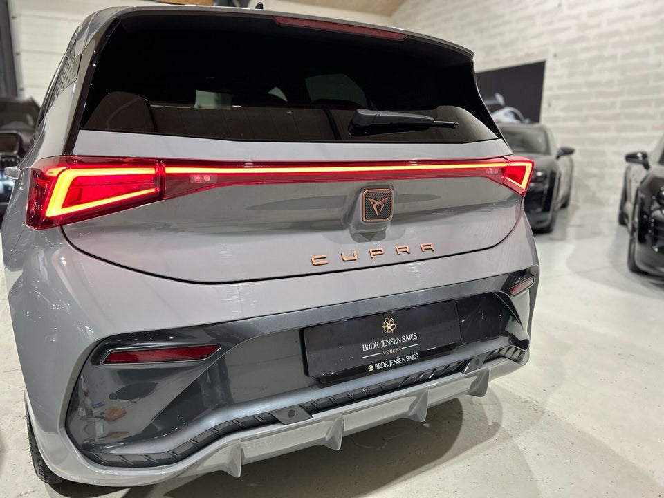 Cupra Born 59 e-Boost 5d