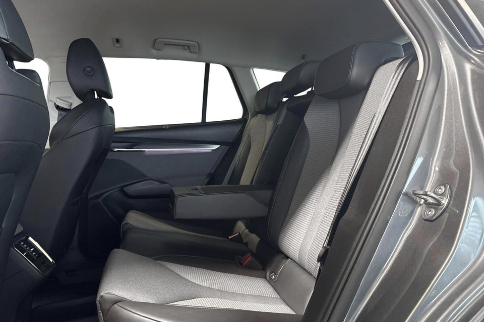 Skoda Enyaq 80 iV Loft 5d