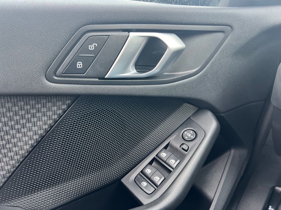 BMW 118i 1,5 Sport Line 5d