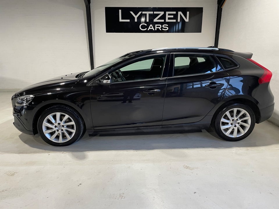 Volvo V40 CC 2,0 D3 150 Kinetic 5d