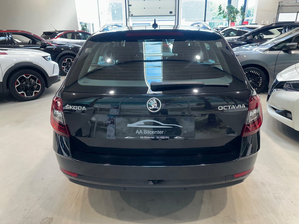 Skoda Octavia 2,0 TDi 150 Style Combi DSG 5d