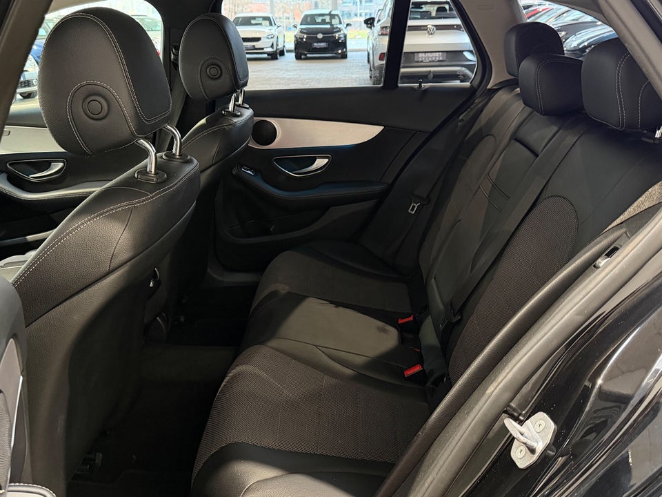 Mercedes C220 d 2,2 AMG Line stc. aut. 5d