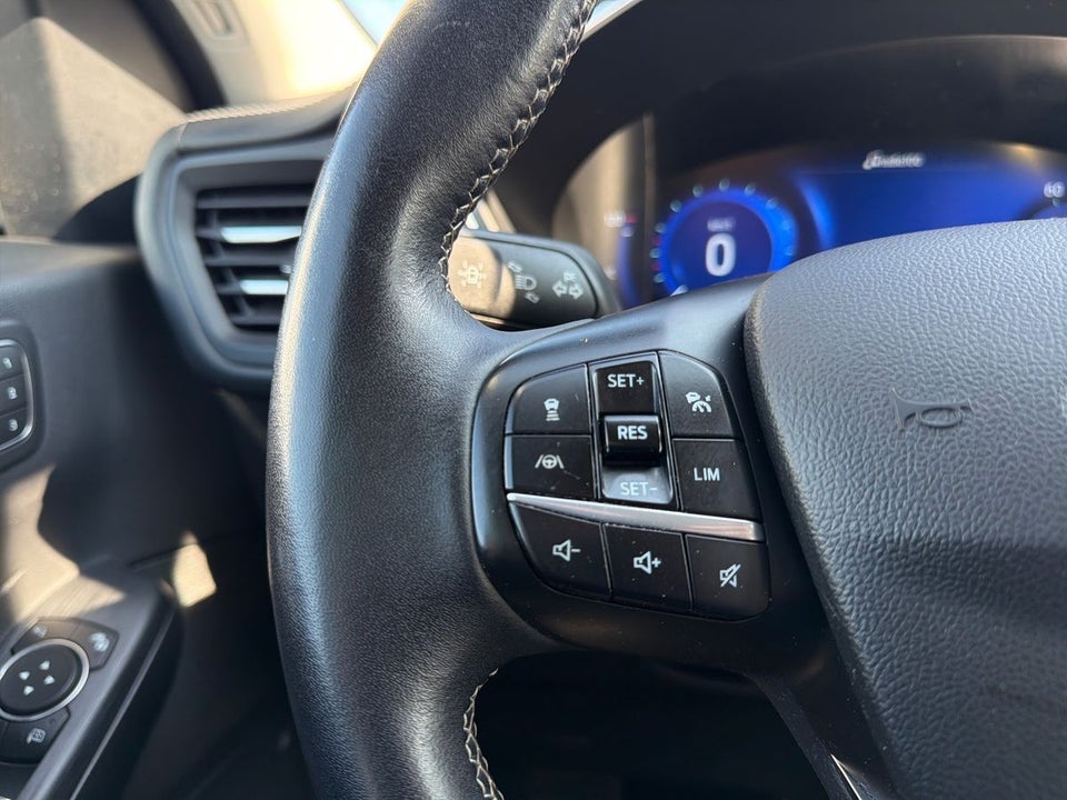 Ford Kuga 2,5 PHEV Vignale CVT 5d