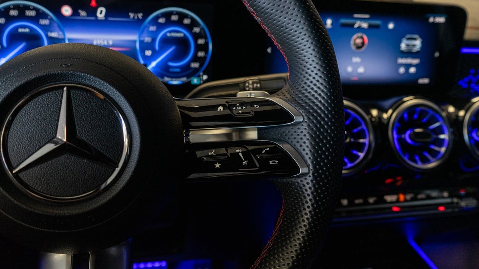 Mercedes EQB300 AMG Line 4Matic 7prs 5d