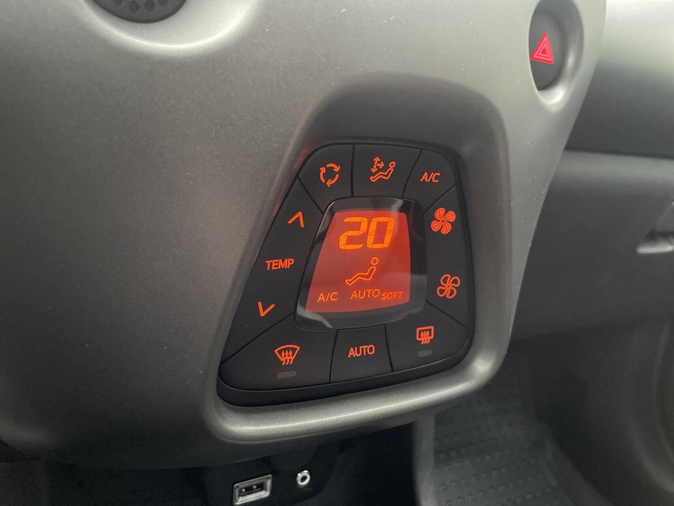 Toyota Aygo 1,0 VVT-i x-press 5d
