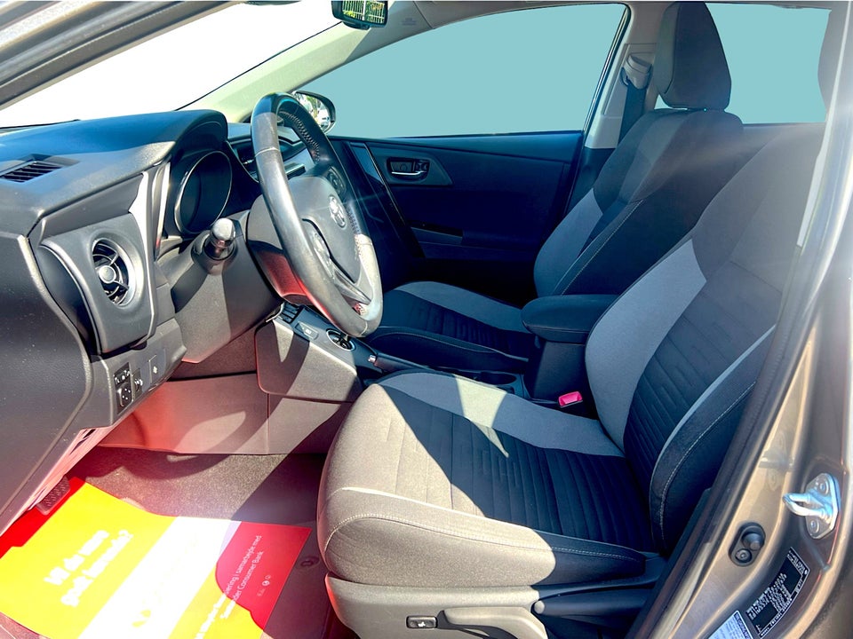 Toyota Auris 1,8 Hybrid H2 Comfort CVT 5d