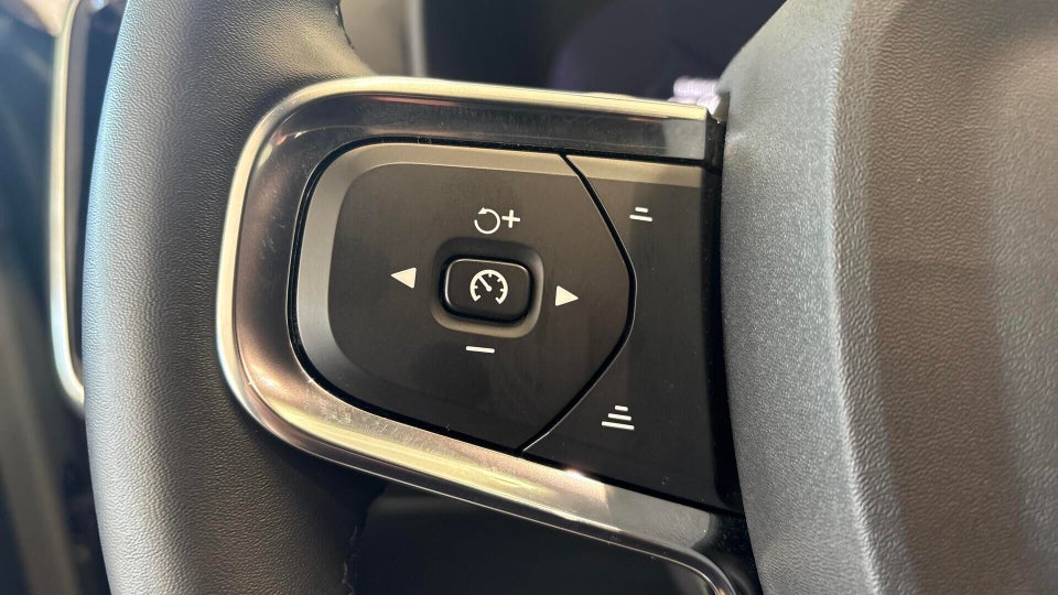 Volvo XC40 ReCharge Extended Range Plus 5d