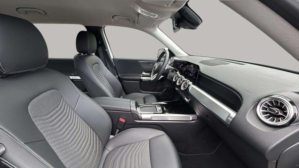 Mercedes EQB300 Progressive 4Matic Van 5d