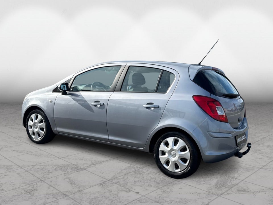 Opel Corsa 1,2 16V Cosmo aut. 5d