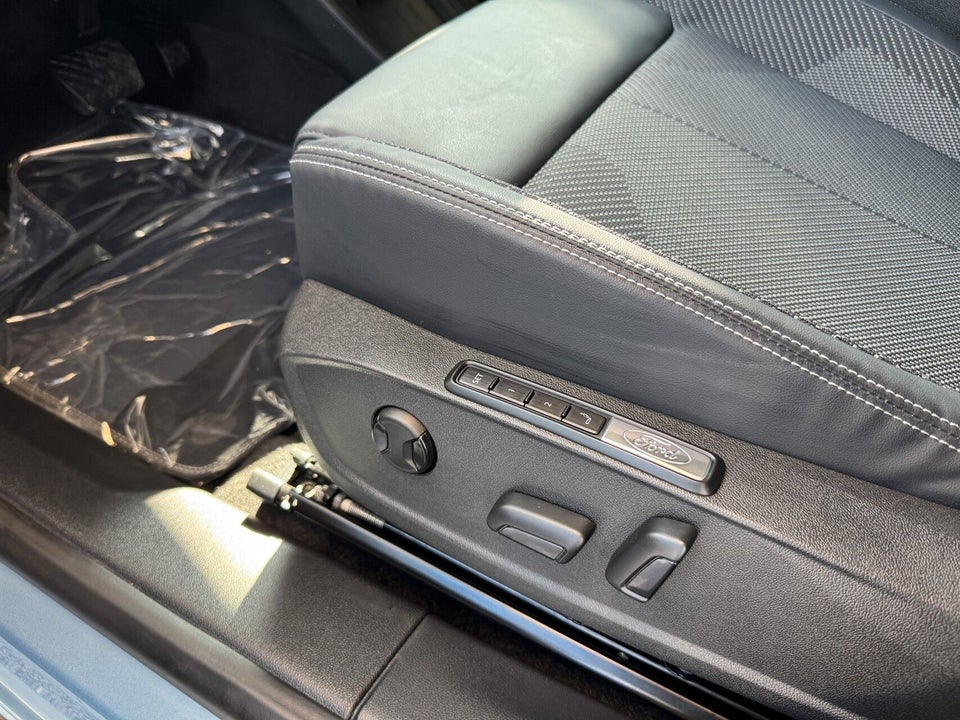 Ford Explorer 79 Select Extended Range AWD 5d