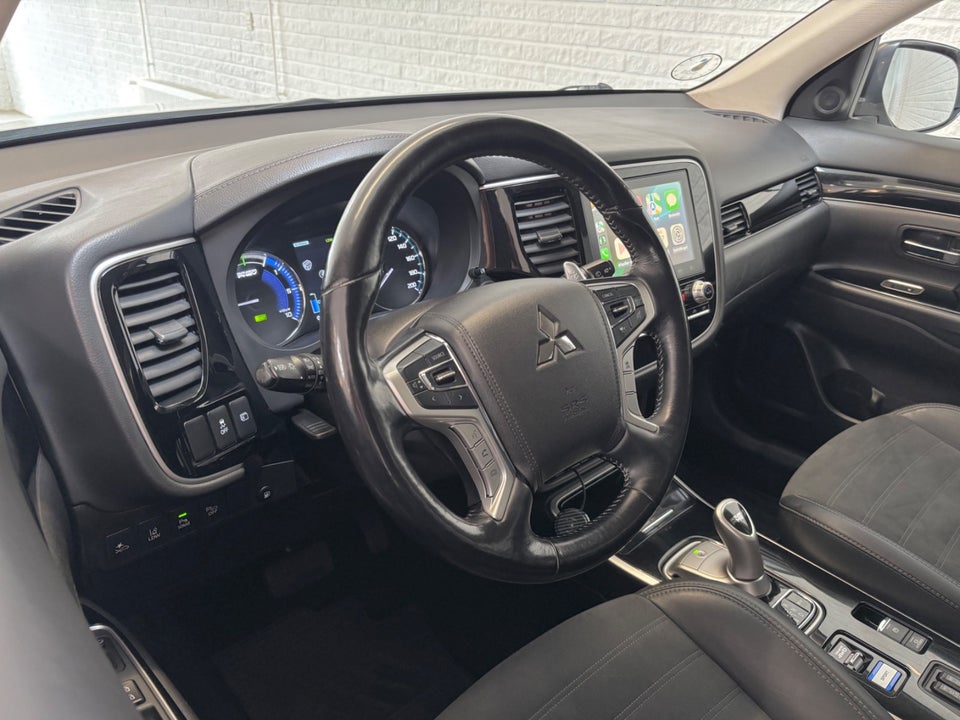 Mitsubishi Outlander 2,4 PHEV Intense CVT 4WD 5d