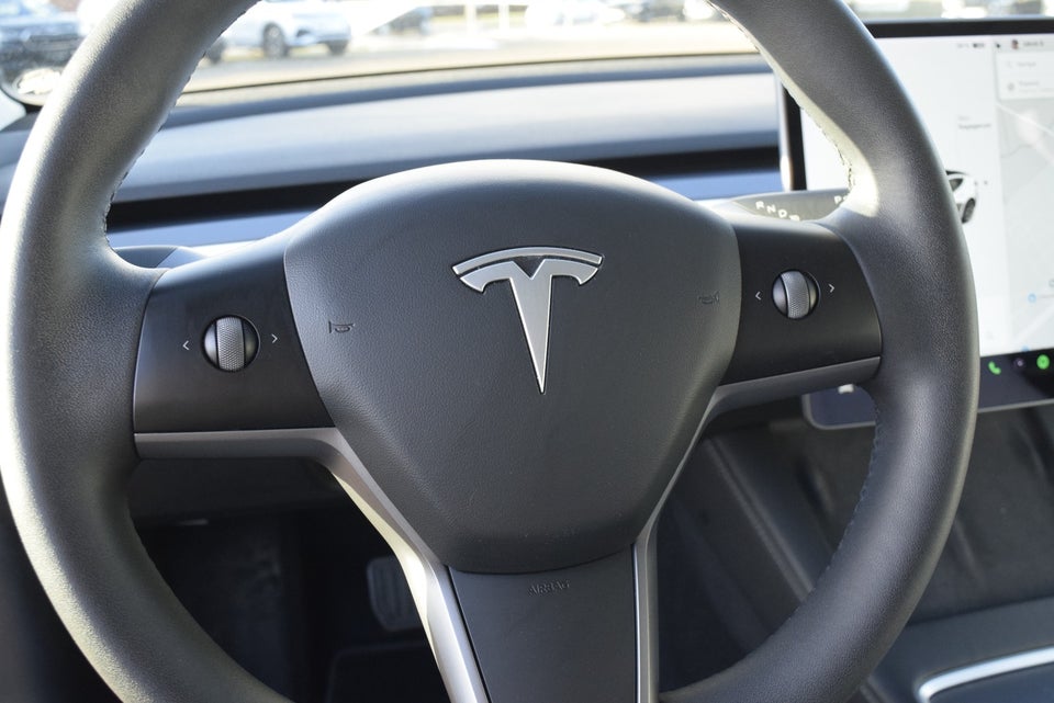 Tesla Model 3 Standard Range+ RWD 4d