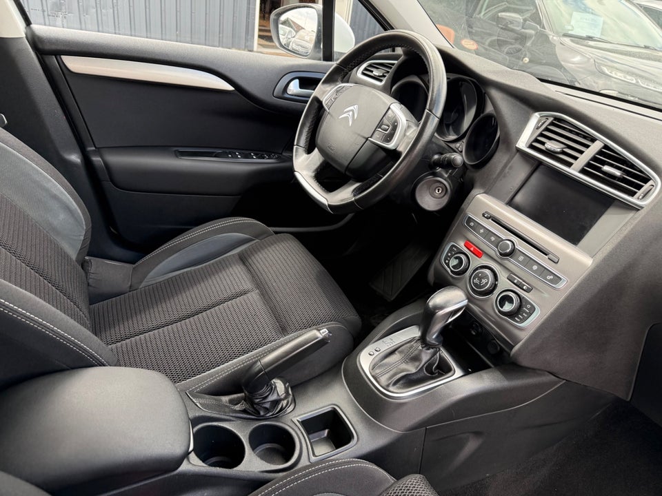 Citroën C4 1,6 BlueHDi 120 Challenge EAT6 5d